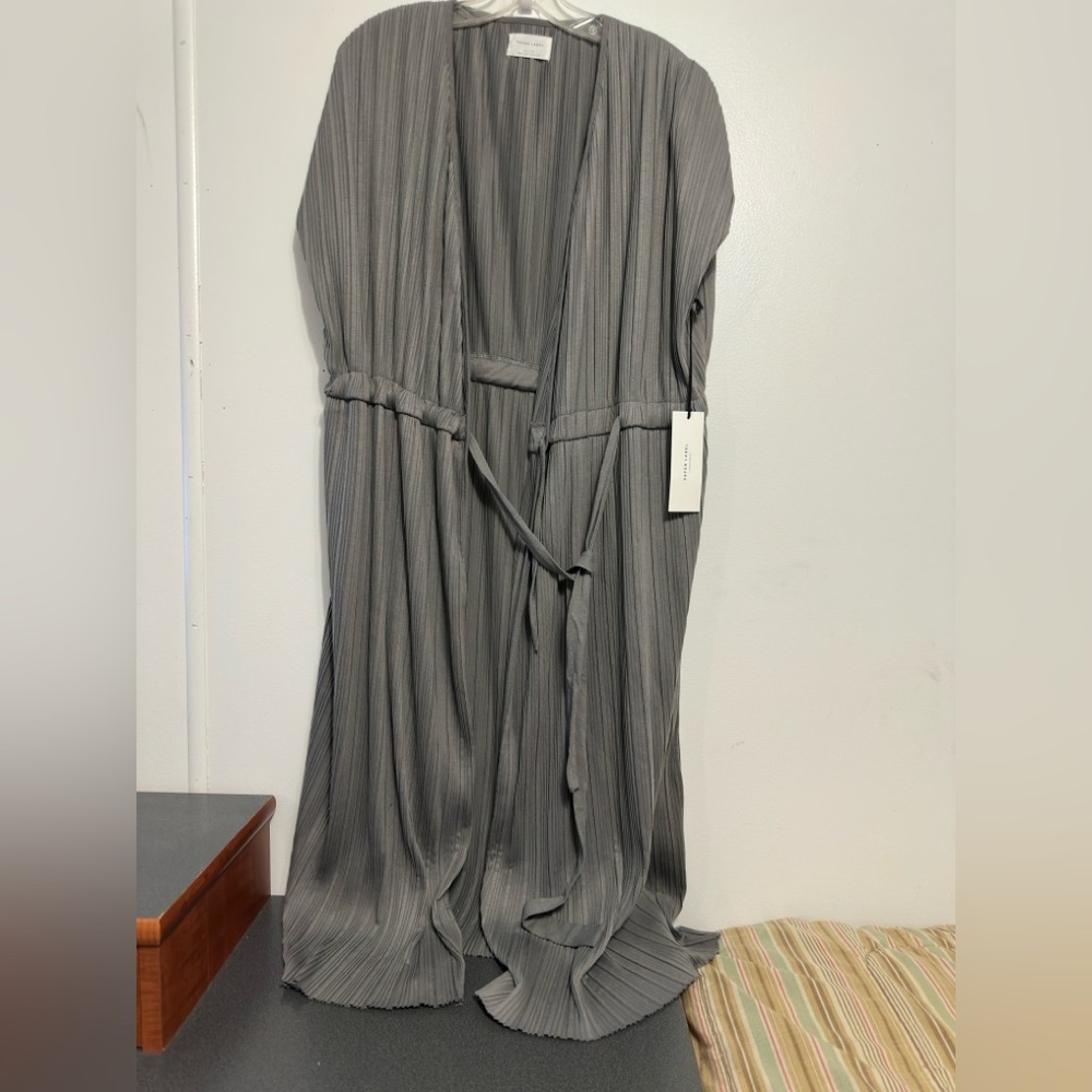 Pleated duster robe, Paper Label gray